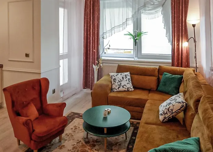 Apartment 1 Bedroom Cozy In *