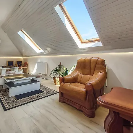 1 Bedroom Cozy In *